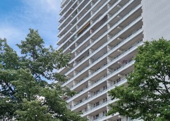 Urbaner Weitblick über Berlin-Mitte !  2 Zimmer Eigentumswohnung mit Westbalkon, 10117 Berlin, Etagenwohnung