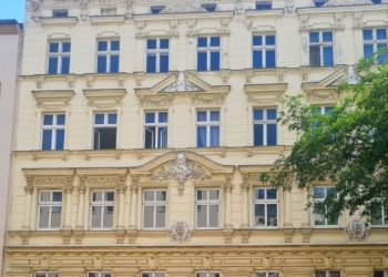 Im Alleinauftrag! Sonnige 4-Zimmer Stuckaltbauetage in ruhiger Spandauer Kiezlage, 13585 Berlin Spandau, Etagenwohnung